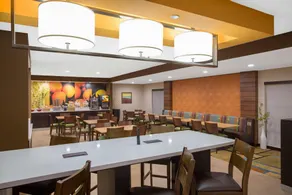 Fairfield Inn & Suites by Marriott Santa Fe - Image 4