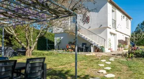 Fantástica casa vacacional apta para niños con terraza, barbacoa y jardín | Vistas al jardín - Image 3