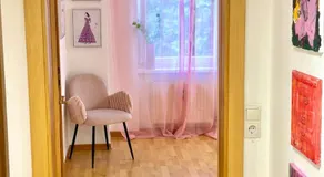 Pink Sissi Hideaway mit Seeblick - Image 3