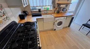 Windsor & Legoland Stay, Slough & Free Parking - Berkshire - Image 4