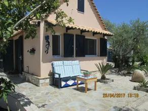 Spacious chalet on a plot of 4000m2 with fruit trees near the beach in Messinia - Image 5