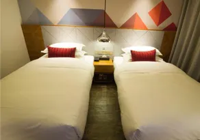 Borrman Hotel Guiping Xishan Government Service Center - Image 5