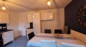 A spare room in a quite cul de sac - Image 5