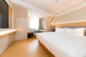 JI Hotel Shanghai Xujiahui - Image 4