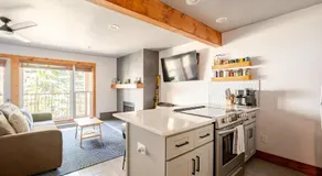 Der Steiermark Unit 108 - Cozy King Studio Off Main St & Peak 9 Base w AC, Balcony, Shared Hot Tub & Free Parking - No Fireplace - Image 3
