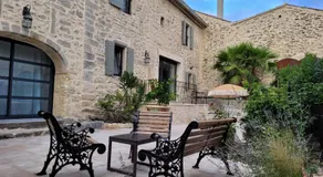 Studio situé dans le Mas Saint-Raphaël - Image 2