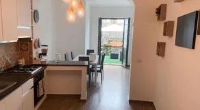 R Home - Image 2