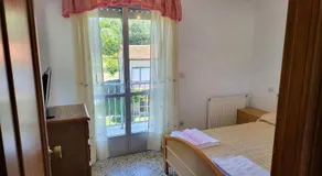 HOSTAL BARCELONA - Image 2