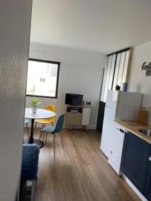 Apartamento-Casa de banho privativa com banheira - Image 4
