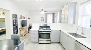 Vacation Home Minutes From Downtown, Great For Families - Image 2