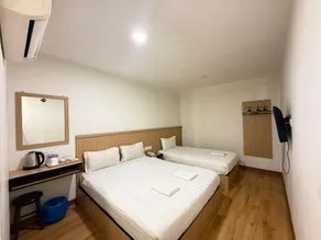 MINT HOTEL - Image 4