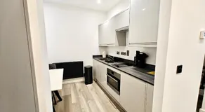 Modern 1-Bed in Victorian Building, Bury - Image 3