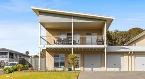 Castaway Beach House - Countryside Views by the Sea - Image 5
