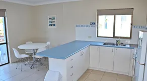 Paragon Apartment 3 - Bring your own linen. - Image 4