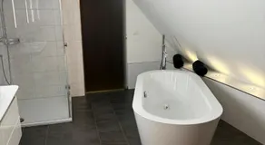2 Home - Image 5