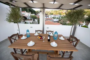 Flisvos Beachfront Apartments - Image 5