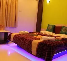 Hotel Vighnaharta Palace - Image 4