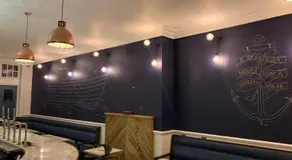 The queens head - Image 3