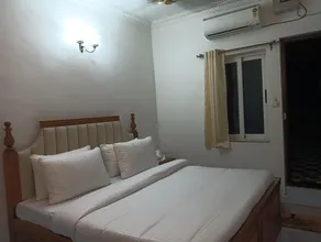 White Guest House - Image 5