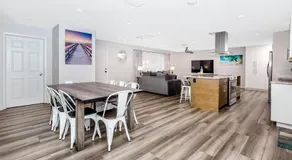 Modern Home Heated Pool Close to Beaches - Image 3