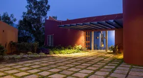 SaffronStays Solasta - 2BR luxury villa with black marble infinity pool, lotus pond & dam views in Mulshi - Image 5