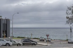 Cottesloe Cove Beach Apartment - Image 2