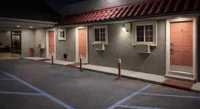 Carlton Motel - Image 5