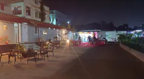 Himalaya Pool & Resort Hotel - Image 4