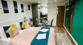 Studio Flat - Image 2