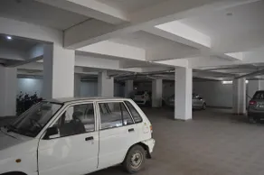 Homlee -Jumbo Lux Flat w hills, Kitchen & parking - Image 3