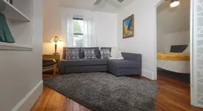Historic w/deck, king bed & air by Lake Michigan - Image 2
