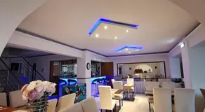 oasis boutique hotel - Image 3