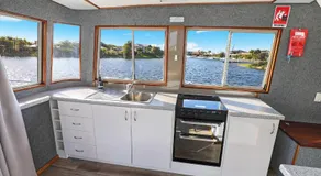 Caloundra Houseboats - Image 4