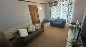 House- Parking Garden & Central Location - Image 3