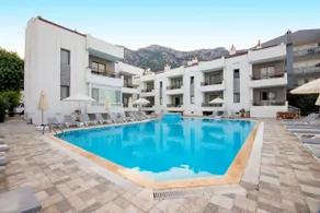 Cosy Apartment with Pool & Beach Access - Image 3