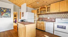 1688 Nusbaum - Guest House - 2 Bedroom - Image 4