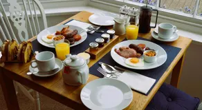 Radcliffe Guest House - Image 5