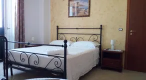 Annabella's Country House - Image 2