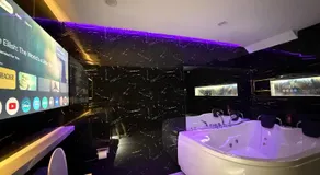 Kandi Suites 2BR with private Jacuzzi 500 Mbps internet - Image 2