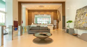 Luxuoso Apto Em Frente Ao Shopping Curitiba - Piscina, Academia e Sauna - Image 4
