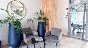 Studio récent avec terrasse Clim Airbus Aéroport - Image 3