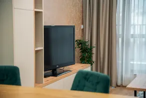 1BR Apartment | Free Parking| Free Gym| Central - Image 5