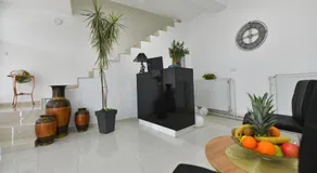 West in apartments - Image 4