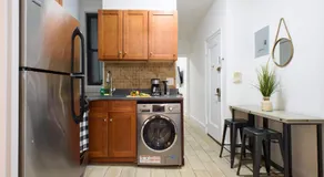 1567-1A New 2br PRIME upper East APT W&D - Image 3