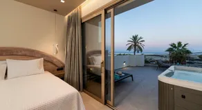 Cove Luxury Suites - Image 2