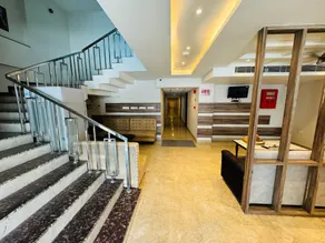 Hotel Majestic Lucknow - Image 2
