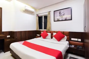 OYO 70303 Abis Regency - Image 4