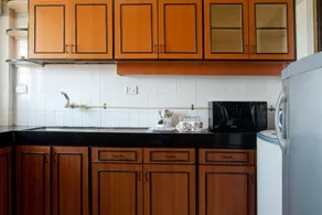 Spacious, airy & quiet - 2 Bedroom Apt - Image 4