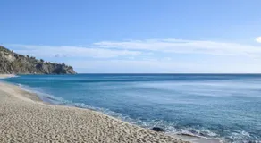 Confortevole e Spazioso Appartamento 100mq a Falerna con Vista Panoramica sul Golfo con Free WiFi e Smart Tv - Image 4