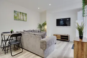 Wimborne Road Apartment 4 - Image 4